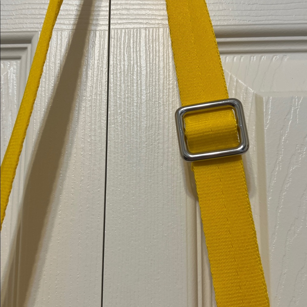 Coach Yellow Crossbody Bag. Never been used - Picture 3 of 8